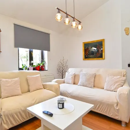 Kreso 1791 Apartman *