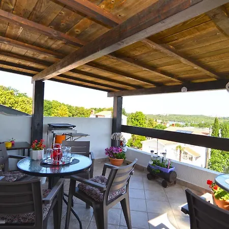 Kreso 1791 Apartmán *